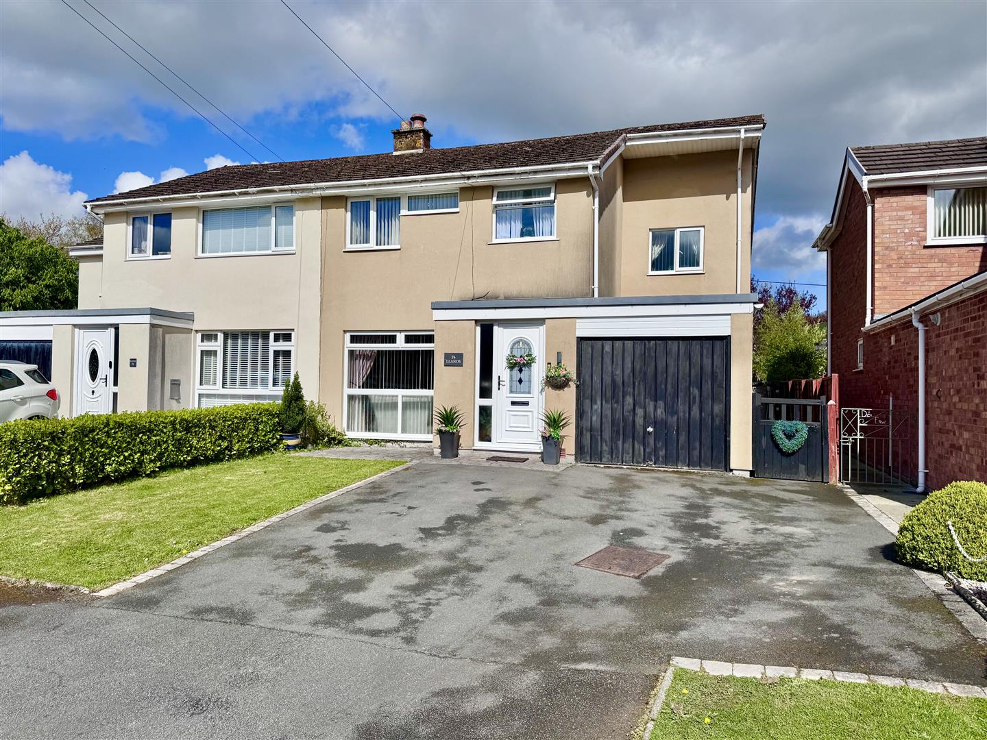 24 Llwyn Brith, Llanrwst